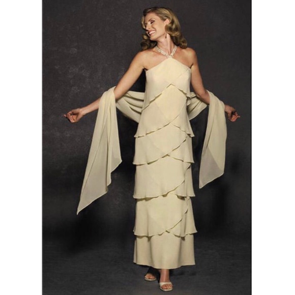 🆕 {Daymor Couture} 100% Silk Ruffle Designer Gown • Ivory • Size 4 • EUC! - Picture 2 of 10